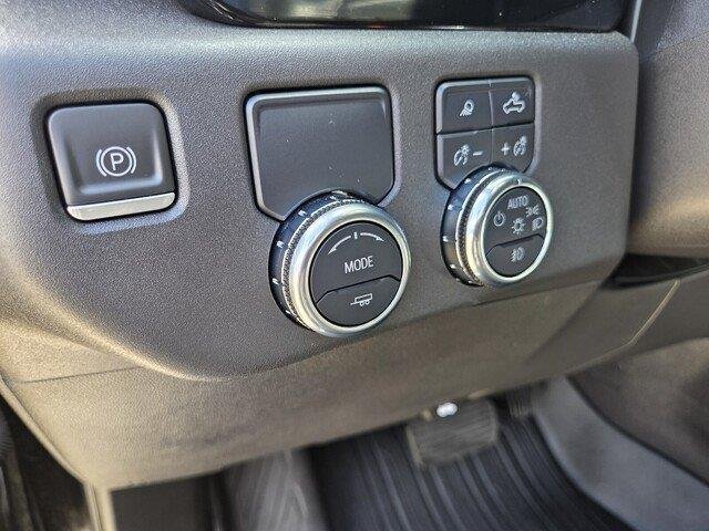 Used 2022 Onyx Black GMC SLT image 12