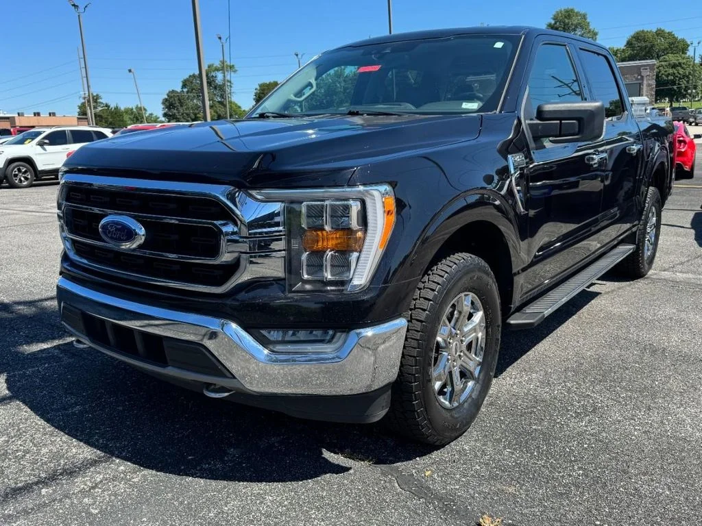 Used 2021 Agate Black Metallic Ford XLT image 7
