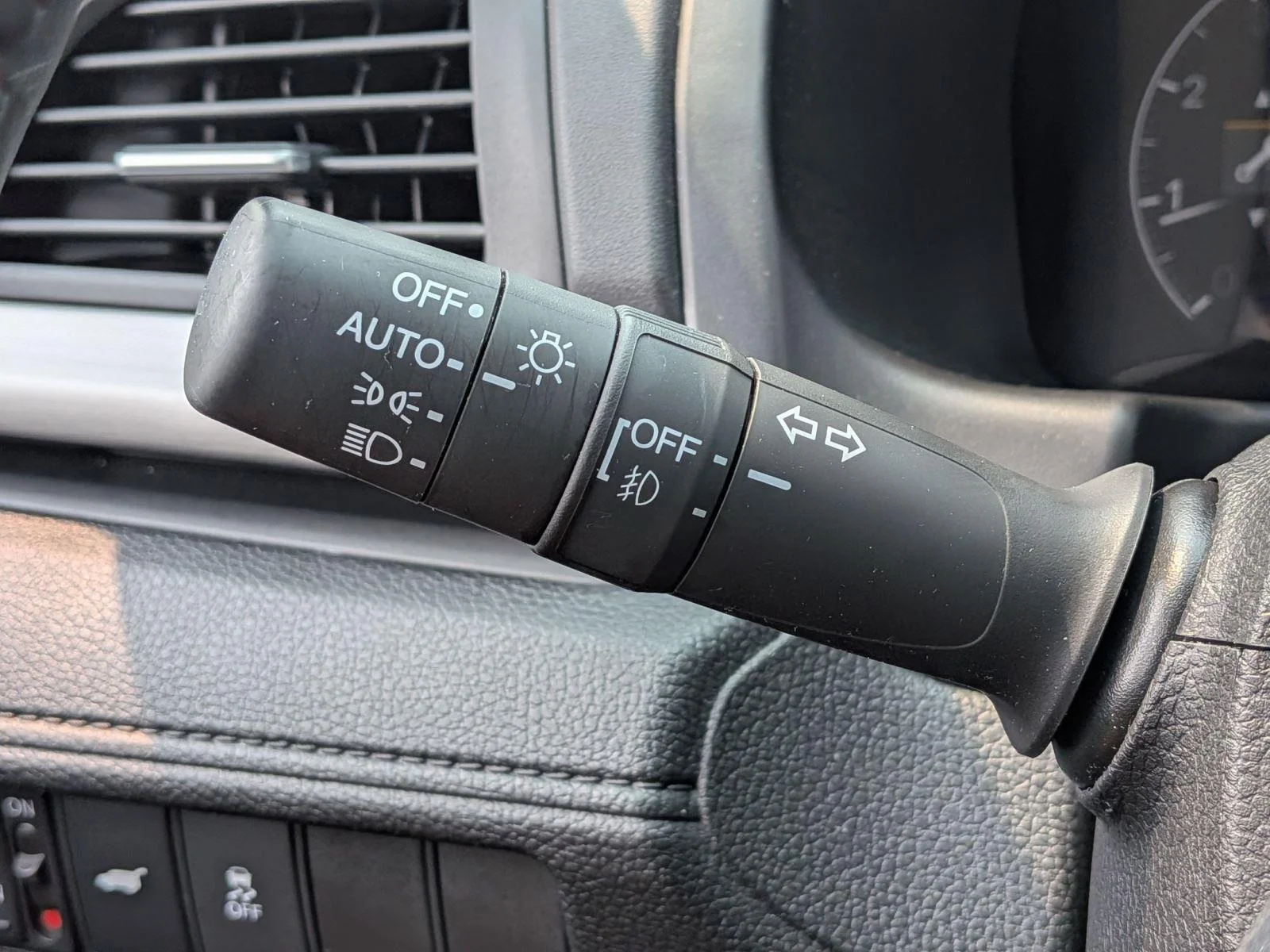 Used 2025 Sonic Gray Pearl Honda Sport-L image 23