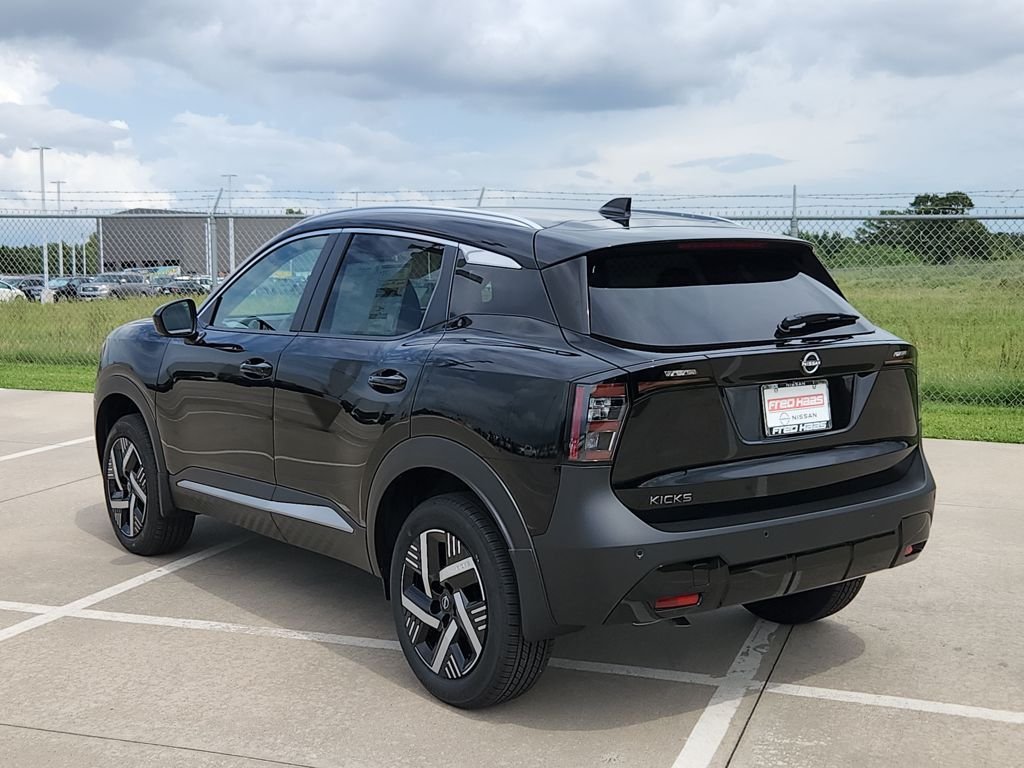 New 2026 Super Black Nissan SV image 4