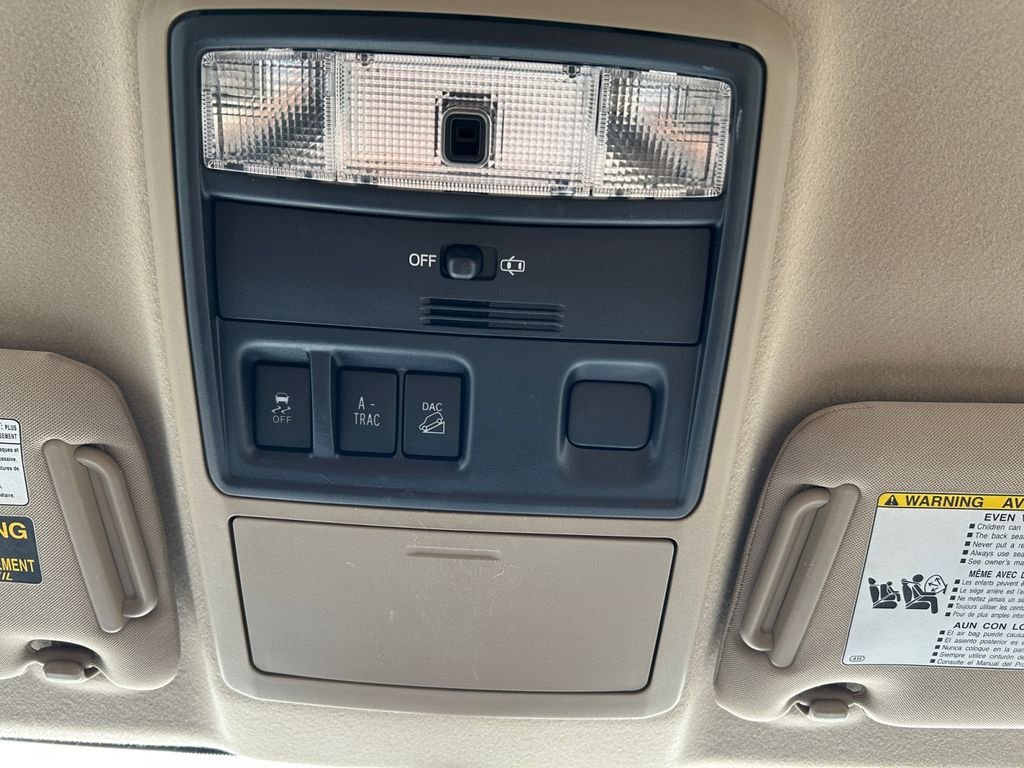 Used 2014 White Toyota SR5 image 29