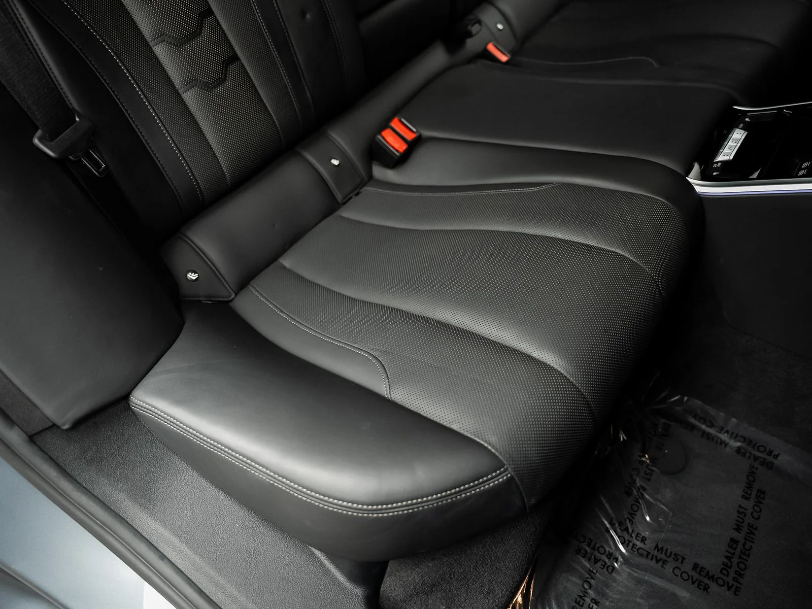 Used 2022 Blue BMW ALPINA B8 xDrive image 39
