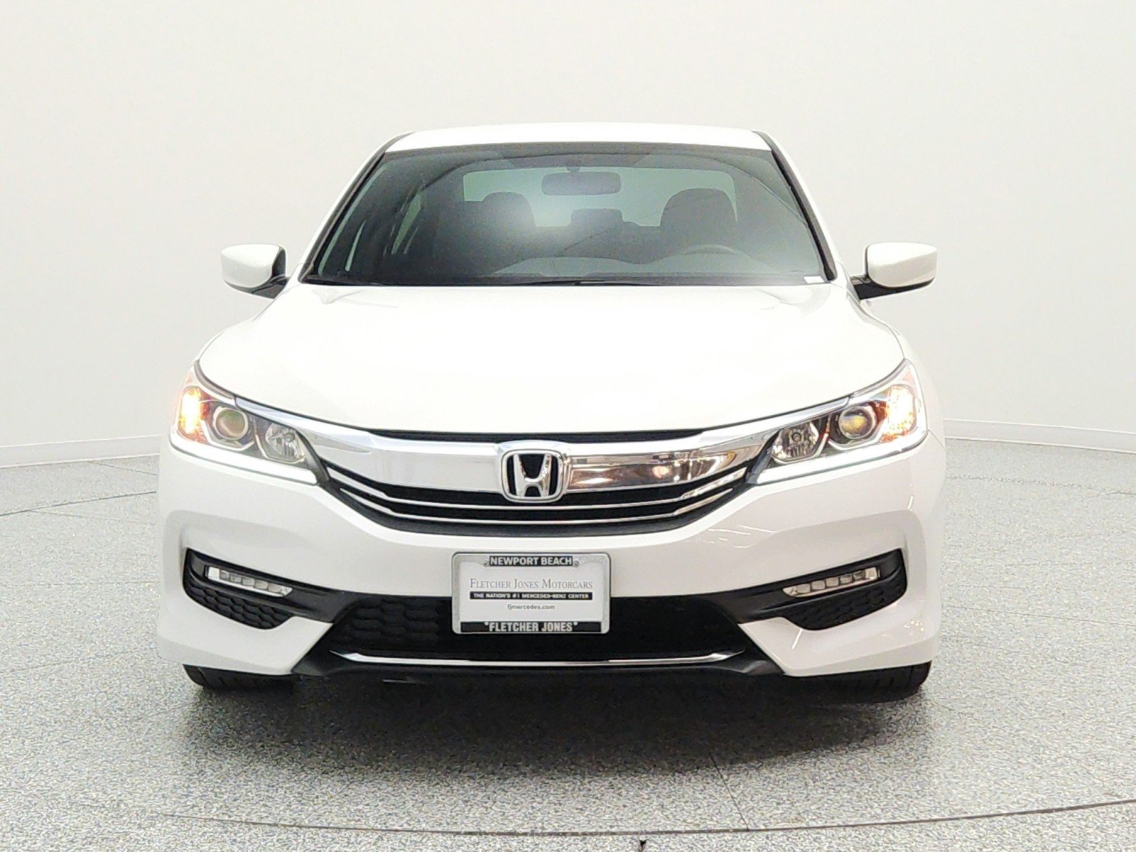 Used 2016 White Orchid Pearl Honda 4dr I4 CVT Sport image 2