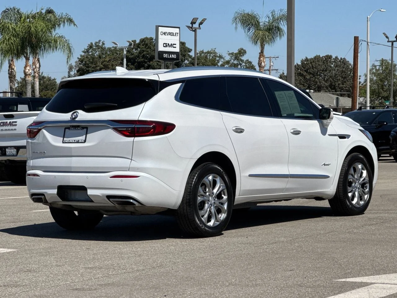 Used 2021 WHITE FROST TRICOAT Buick Avenir image 48