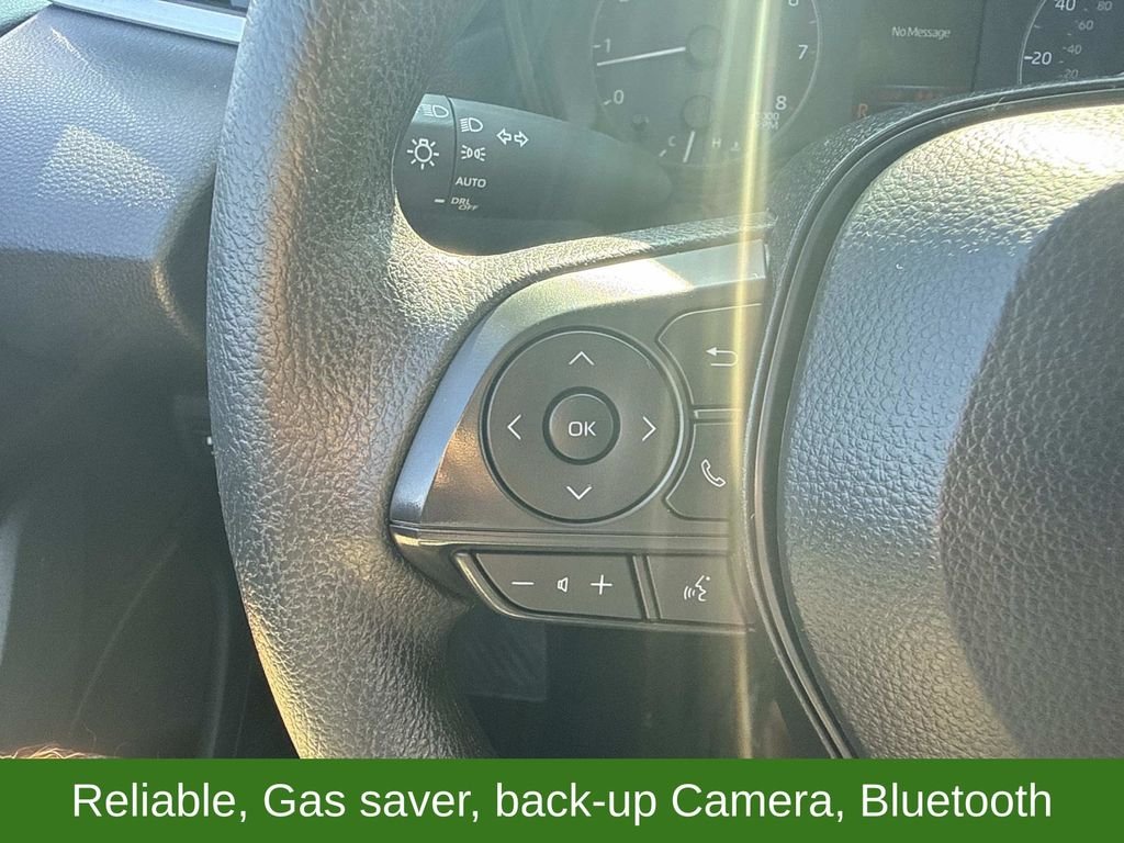 Used 2025 White Toyota LE image 27