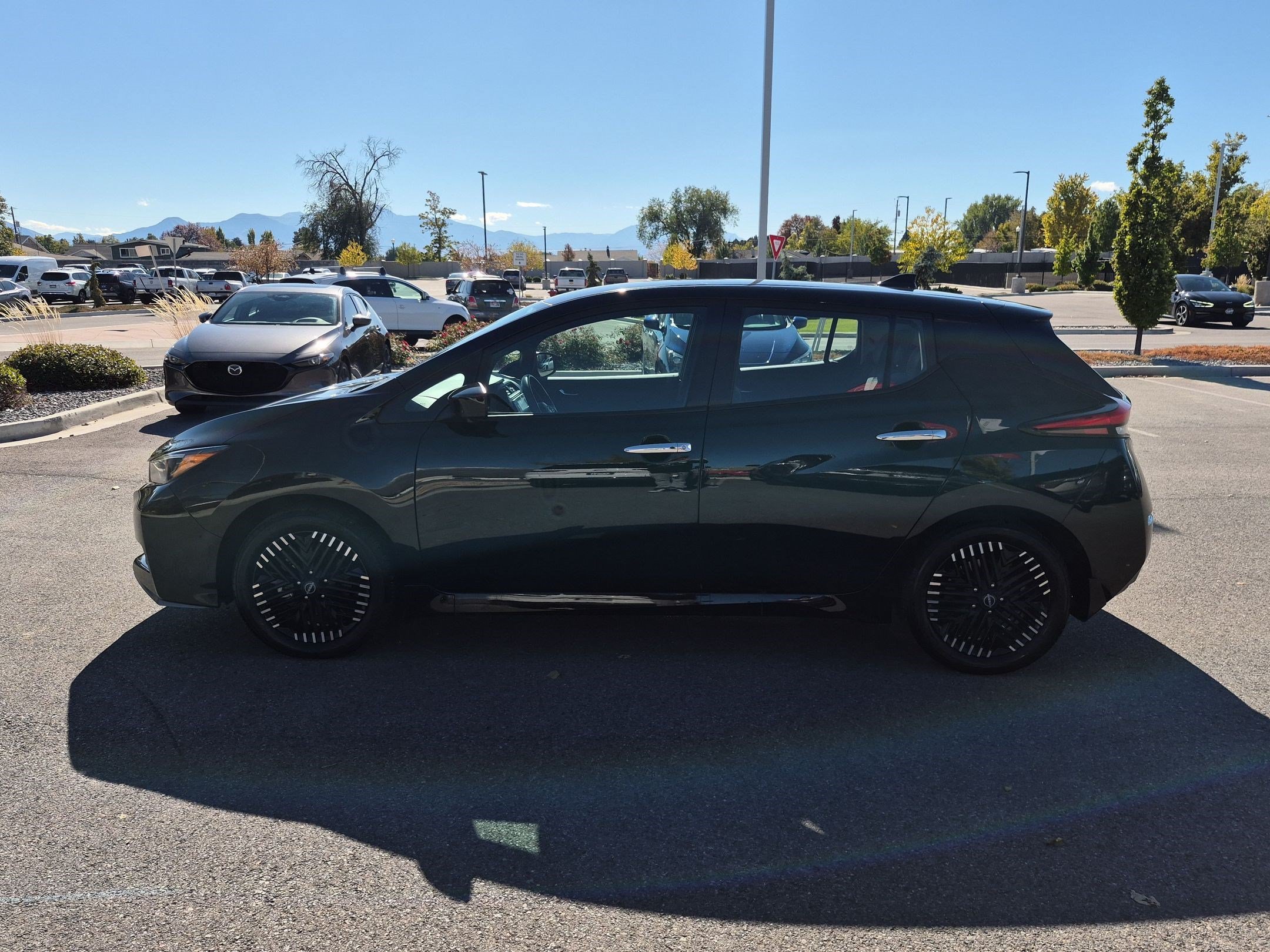 Used 2025 Super Black Nissan SV PLUS image 7