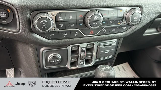 New 2026 Earl Clearcoat Jeep Sport S image 16