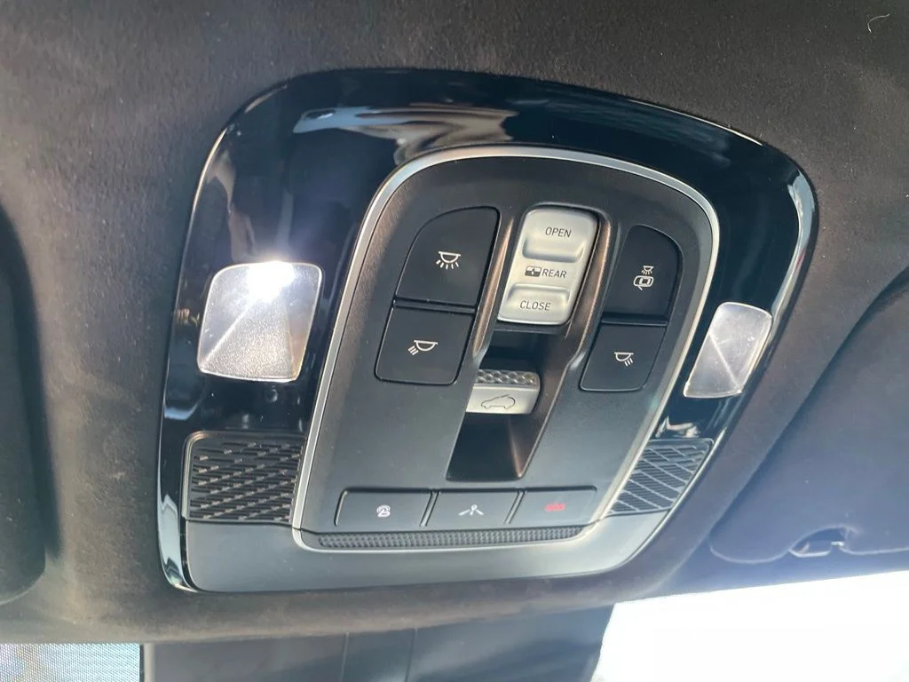 Used 2022 Abyss Black Pearl Hyundai Calligraphy image 18