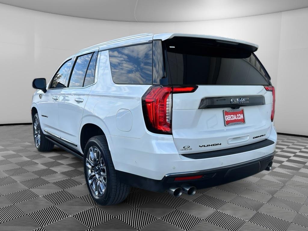 Used 2024 White Frost Tricoat GMC Denali Ultimate image 6