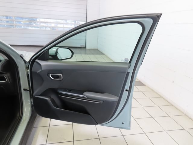 2025 Kia K4 LXS - Photo 26