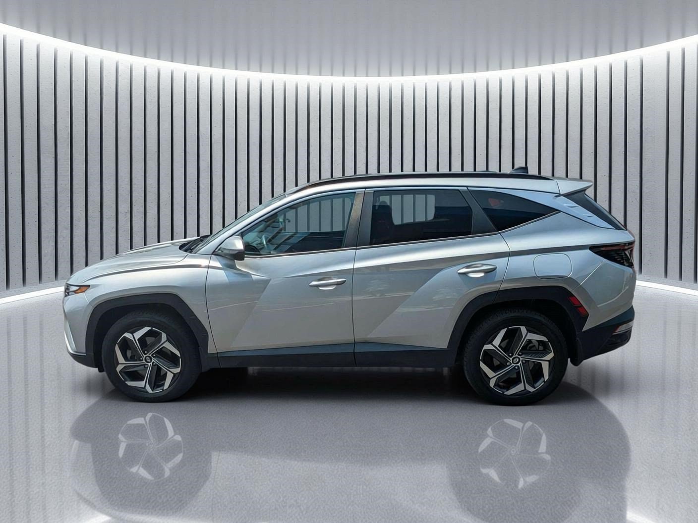Used 2023 Shimmering Silver Hyundai SEL image 10