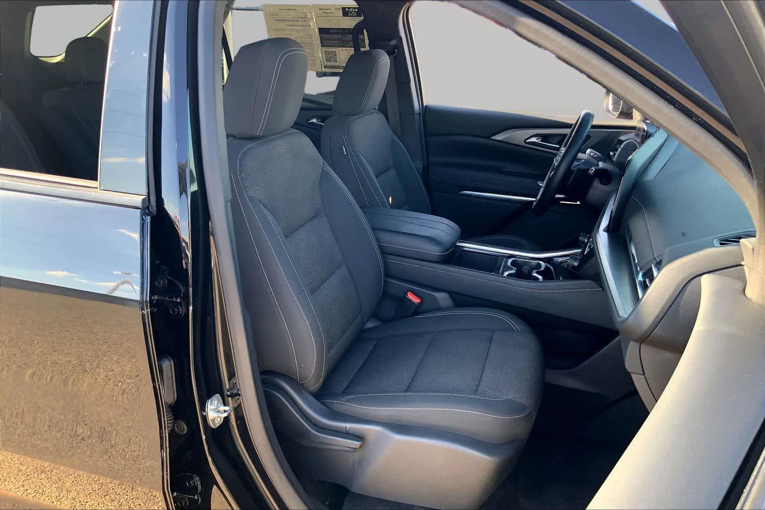 Used 2025 Mosaic Black Metallic Chevrolet FWD LT image 9