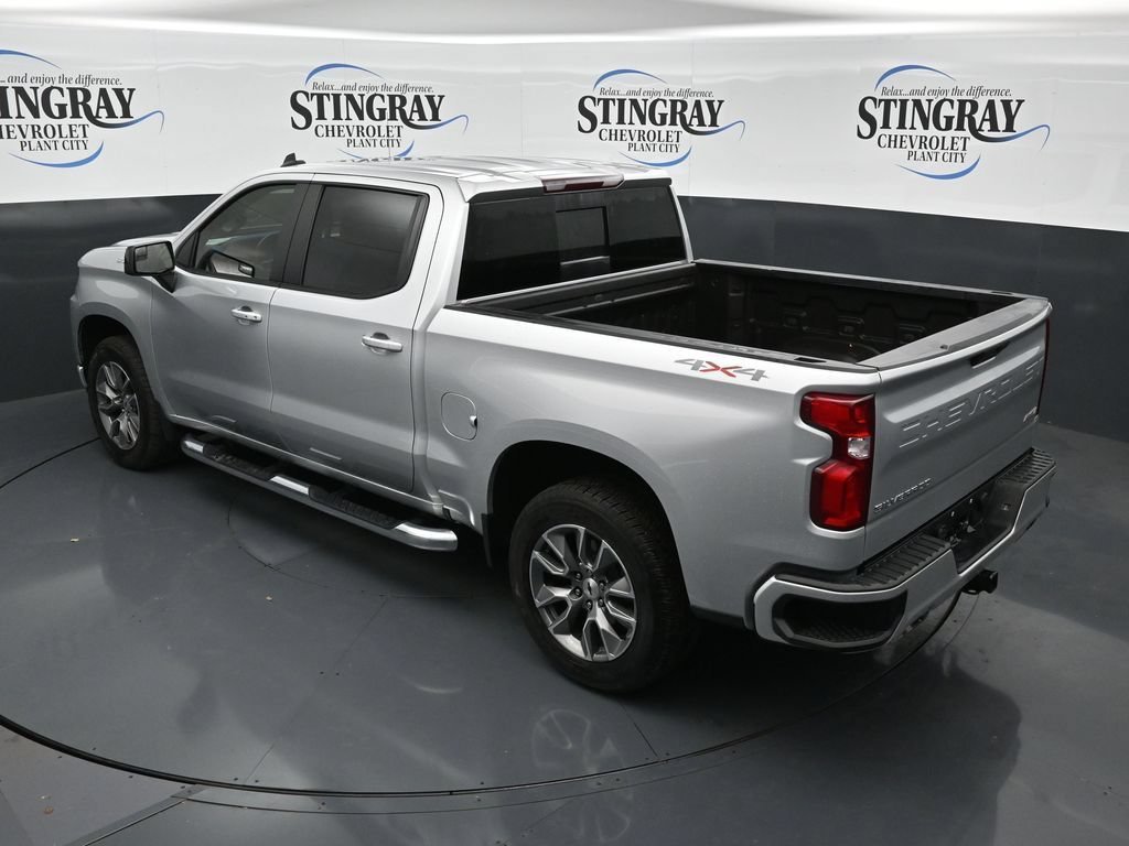 Used 2021 SILVER ICE METALLIC Chevrolet RST image 22
