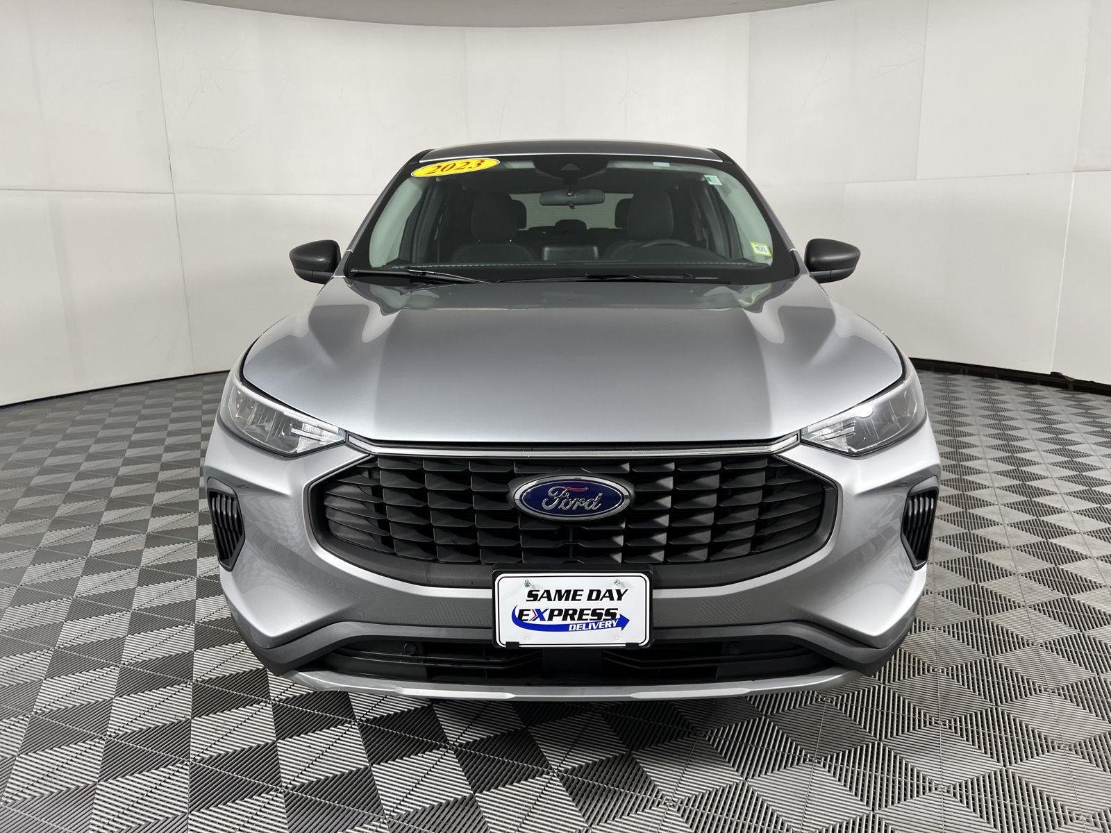 Used 2023 Iconic Silver Ford Active image 19
