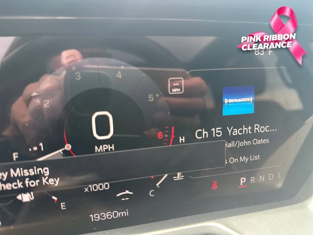 Used 2025 White GMC Denali image 16