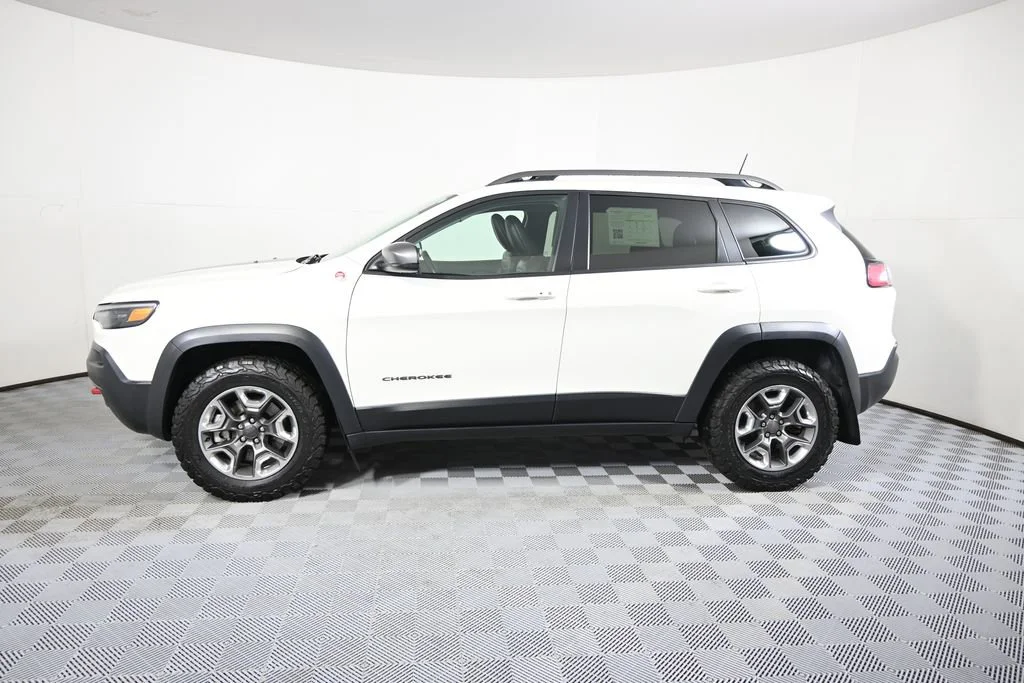 Used 2019 Jeep Cherokee Trailhawk with VIN 1C4PJMBX5KD200008 for sale in Forest Lake, Minnesota