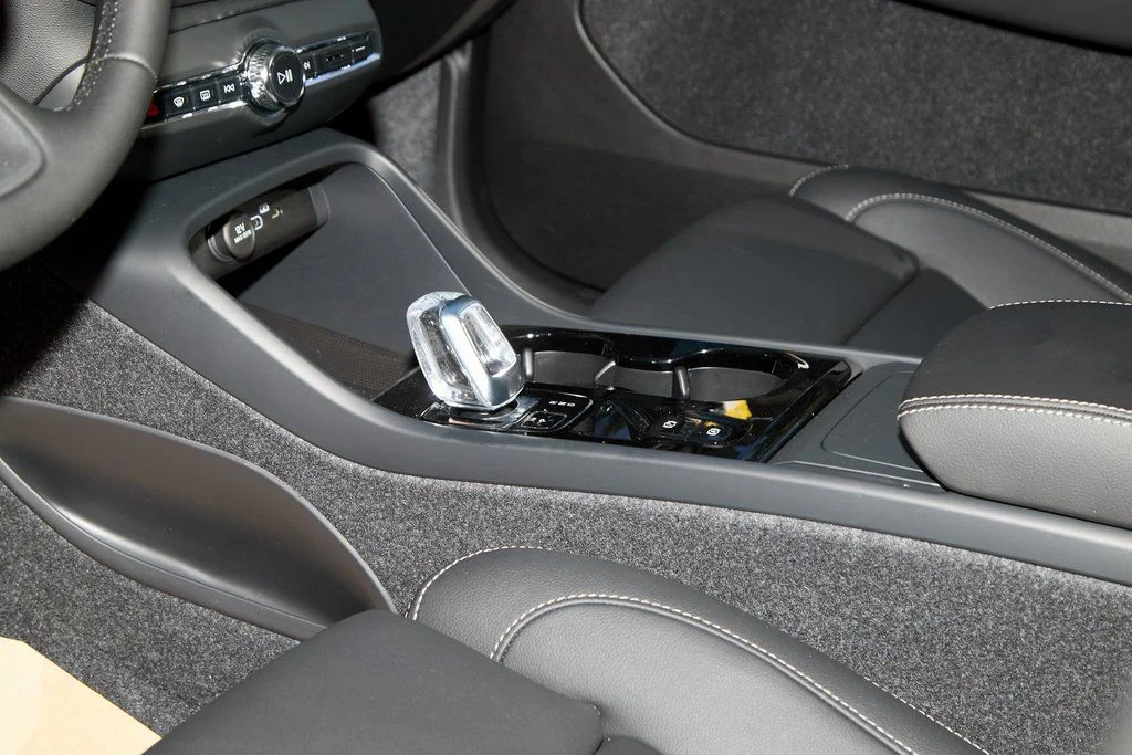2026 Volvo XC40 Ultra - Photo 16