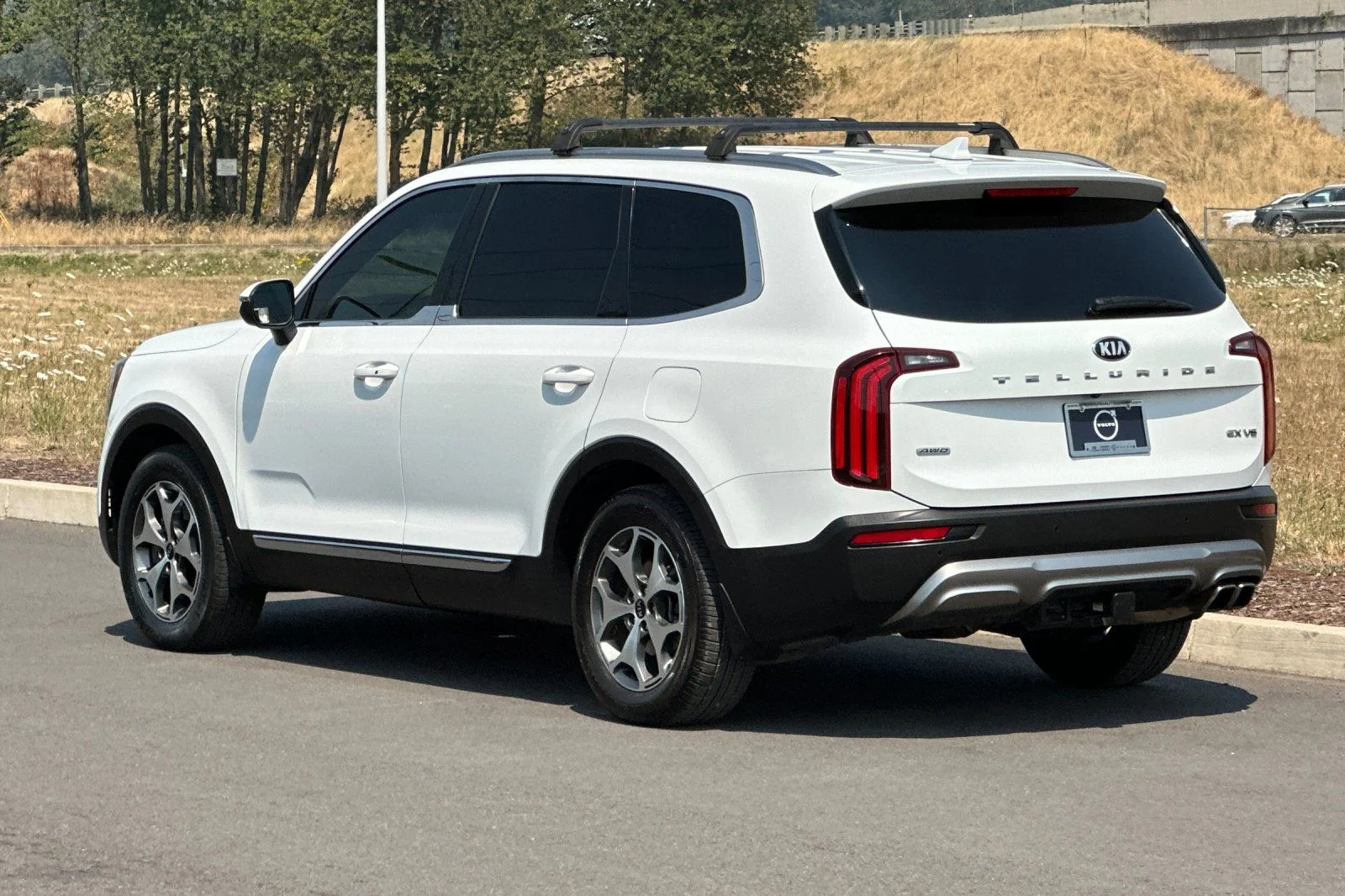 Used 2020 White Kia EX image 5