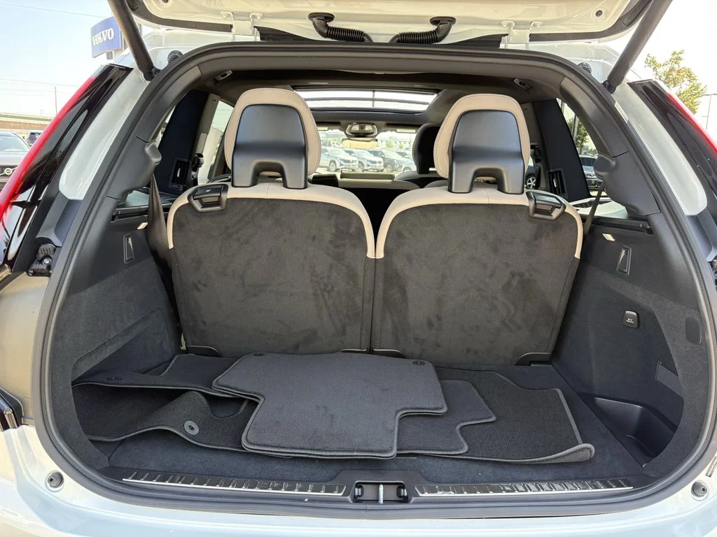New 2026 Crystal White Volvo Core image 29