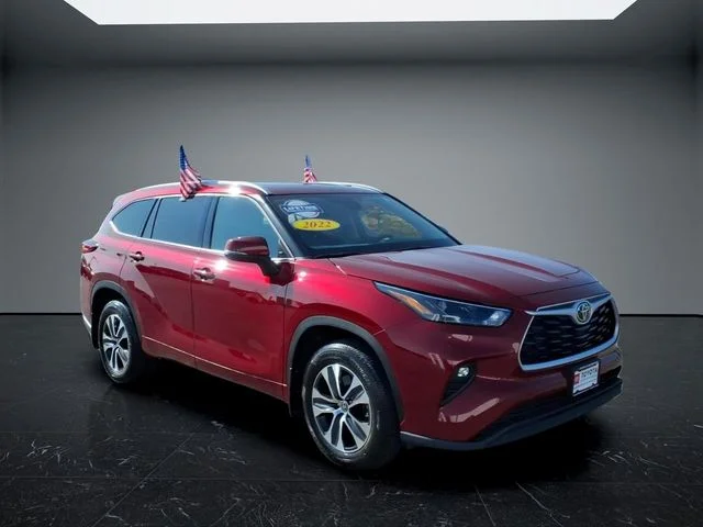 Used 2022 Red Toyota XLE image 5