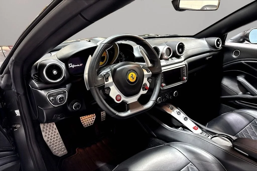 Used 2015 Grigio Silverstone Ferrari T image 14