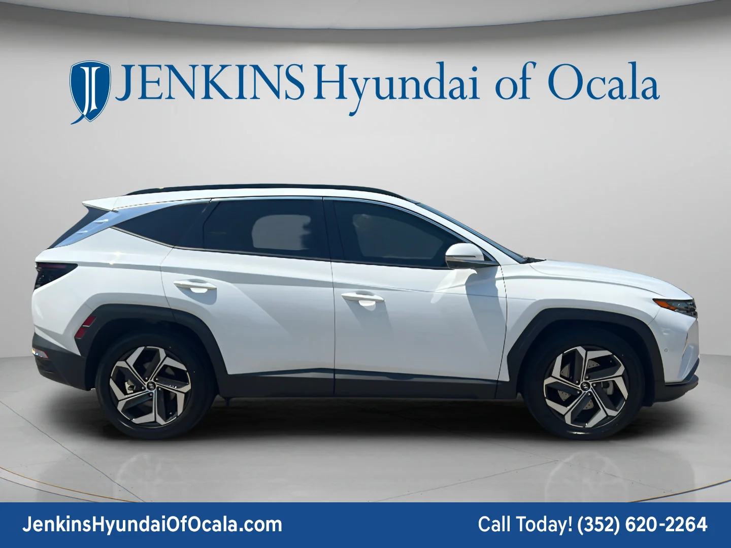 Used 2023 Serenity White Pearl Hyundai Limited image 2
