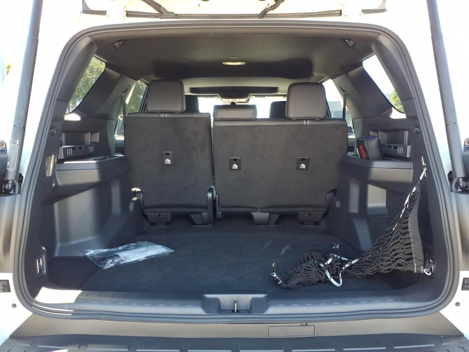 Used 2026 Wind Chill Pearl Toyota Limited image 31