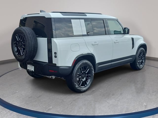 New 2026 Fuji White LAND ROVER S image 5