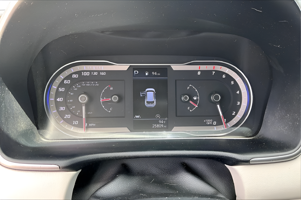 Used 2022 Silver Hyundai SEL image 12