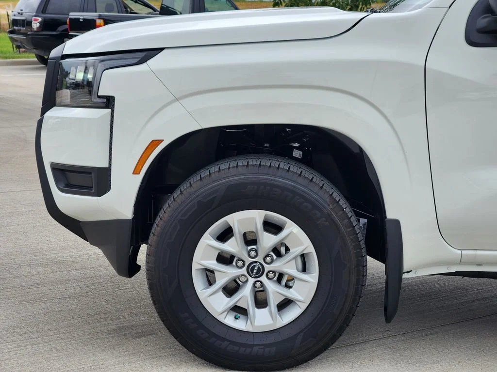 New 2026 Glacier White Nissan Crew Cab S image 7