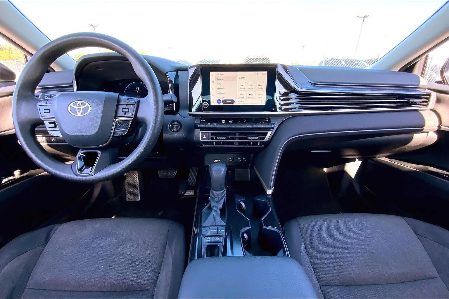 Used 2025 Ice Cap Toyota LE image 15