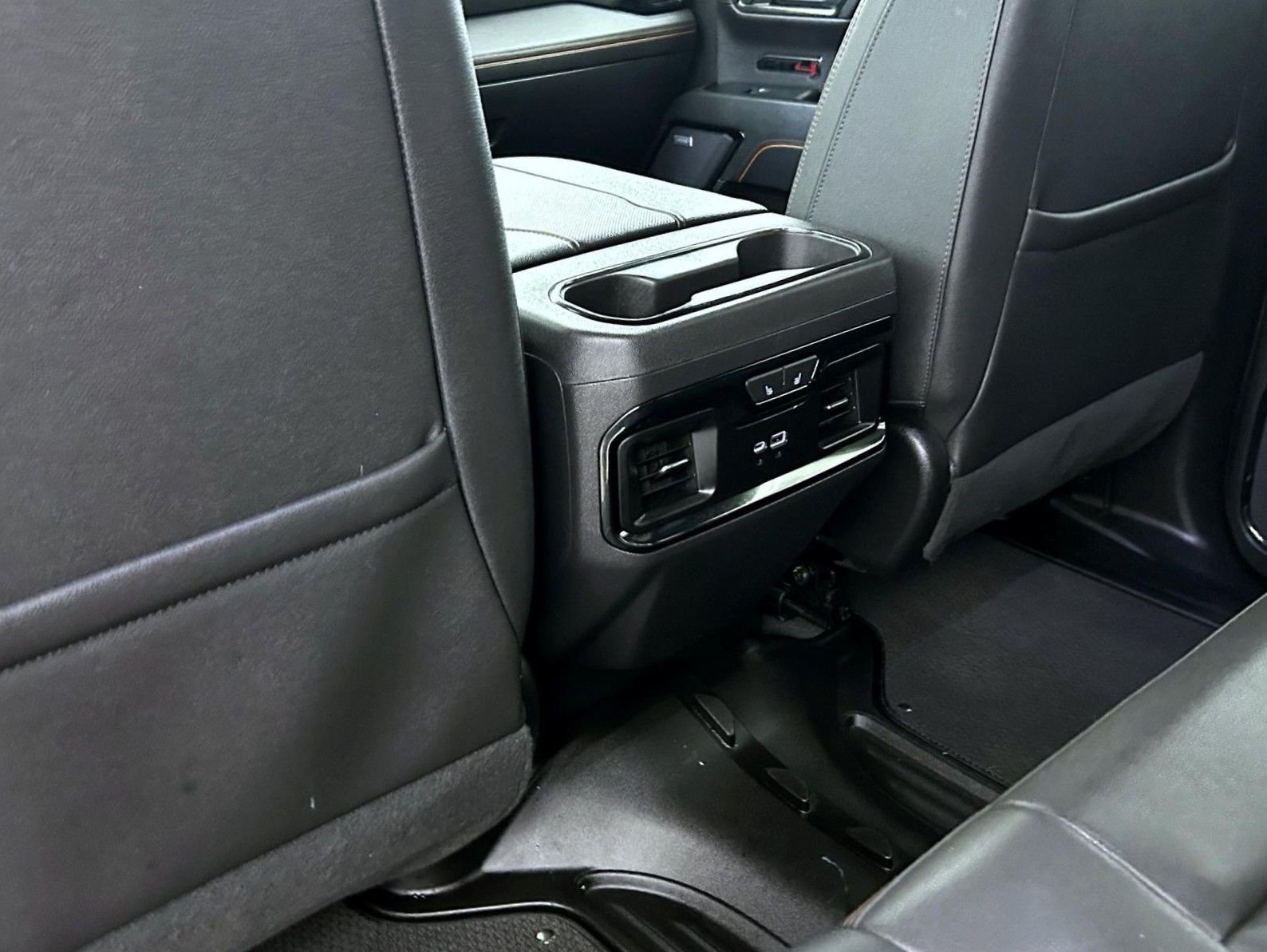 Used 2023 Silver GMC AT4 image 21