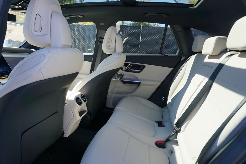 Used 2026 Black Mercedes-Benz GLC 300 image 13