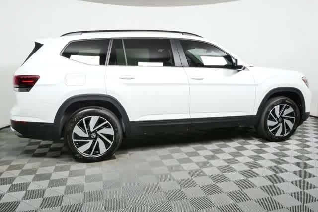 New 2026 Opal White Pearl Volkswagen 2.0T SE w/Technology image 2