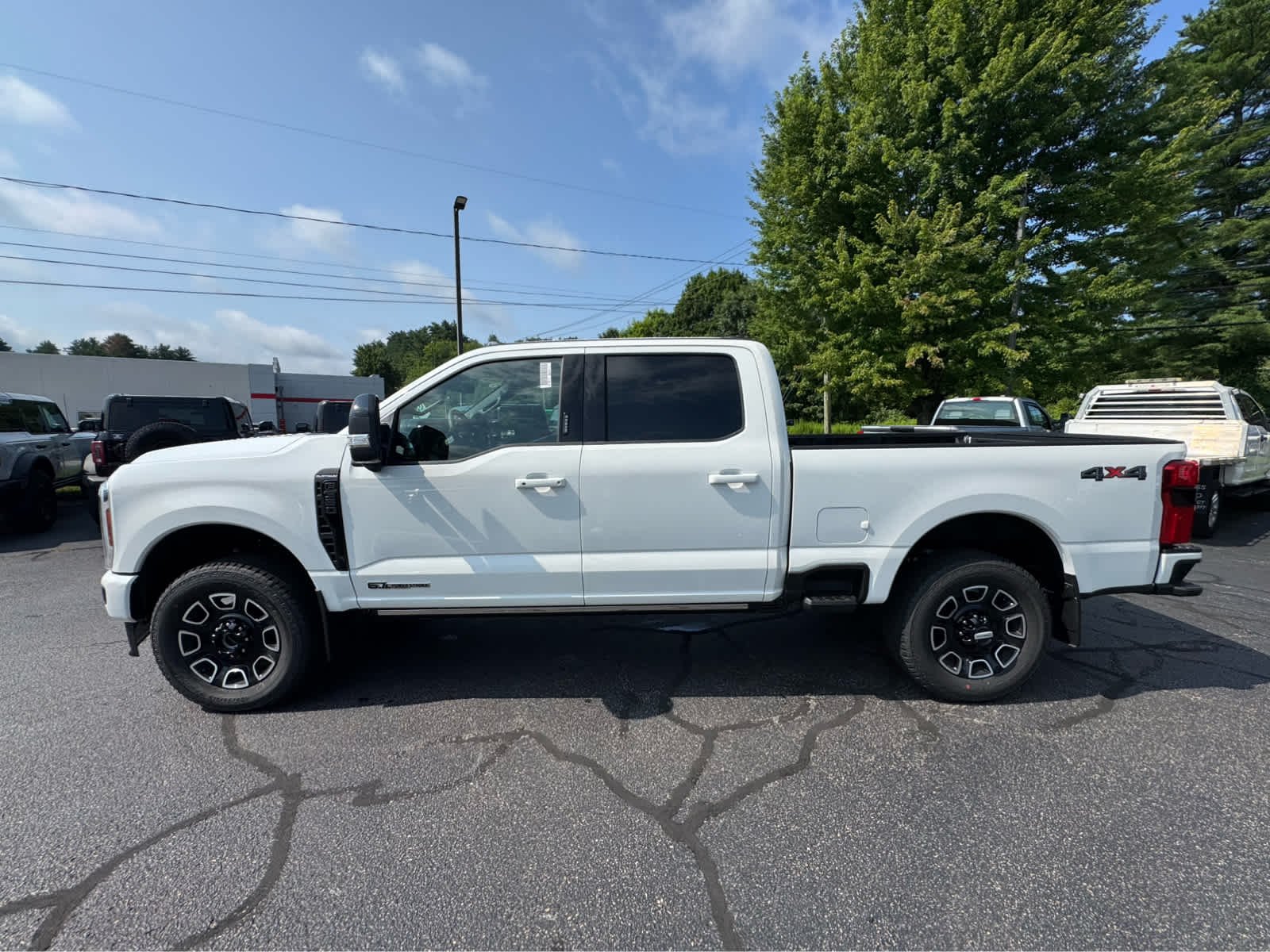 New 2026 Star White Metallic Tri-Coat Ford Platinum image 2