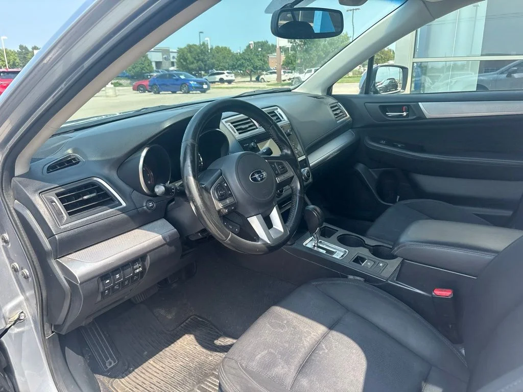 Used 2015 Silver Subaru 2.5i Premium image 10