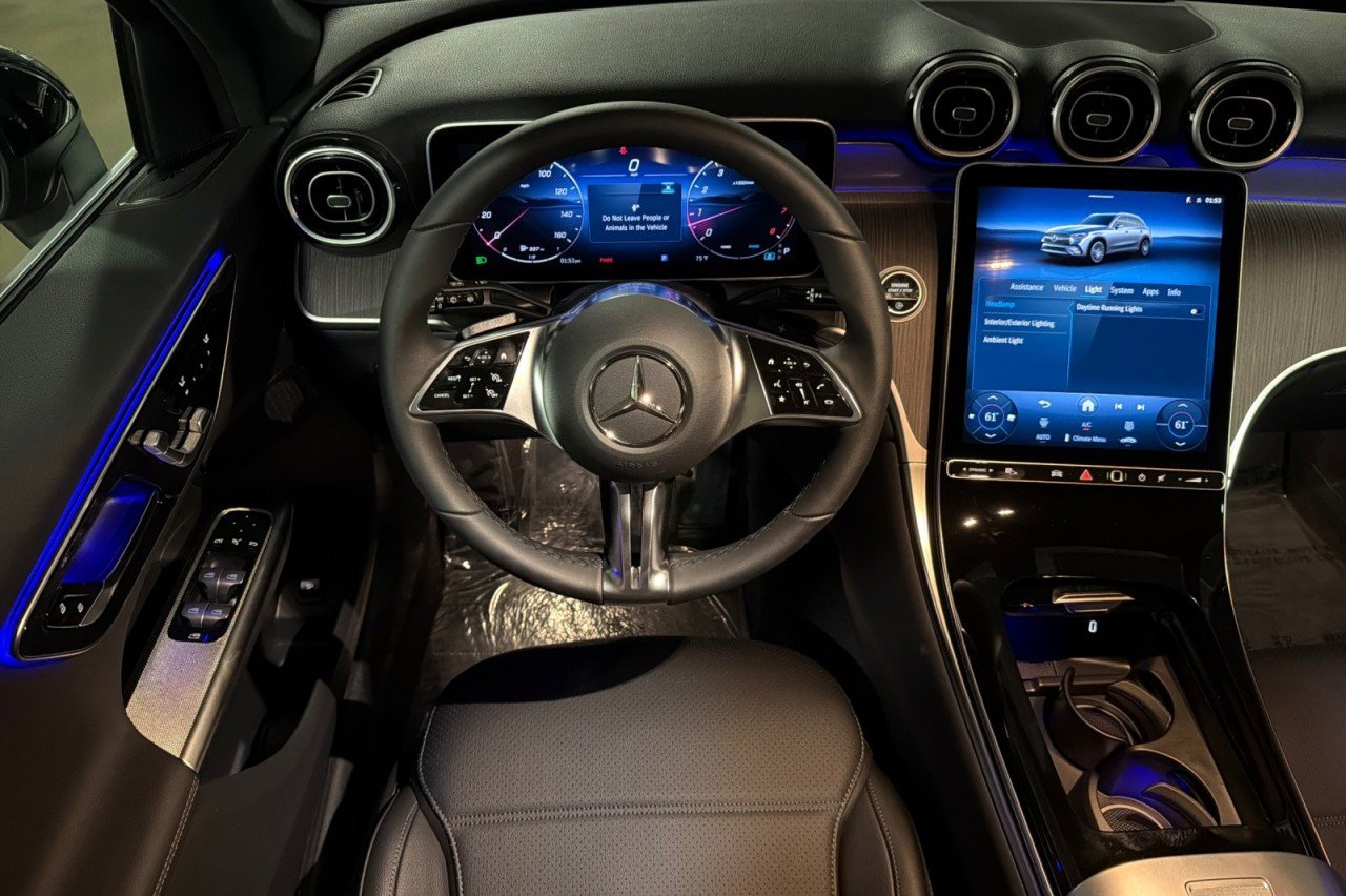 New 2026 Black Mercedes-Benz GLC 300 SUV image 13