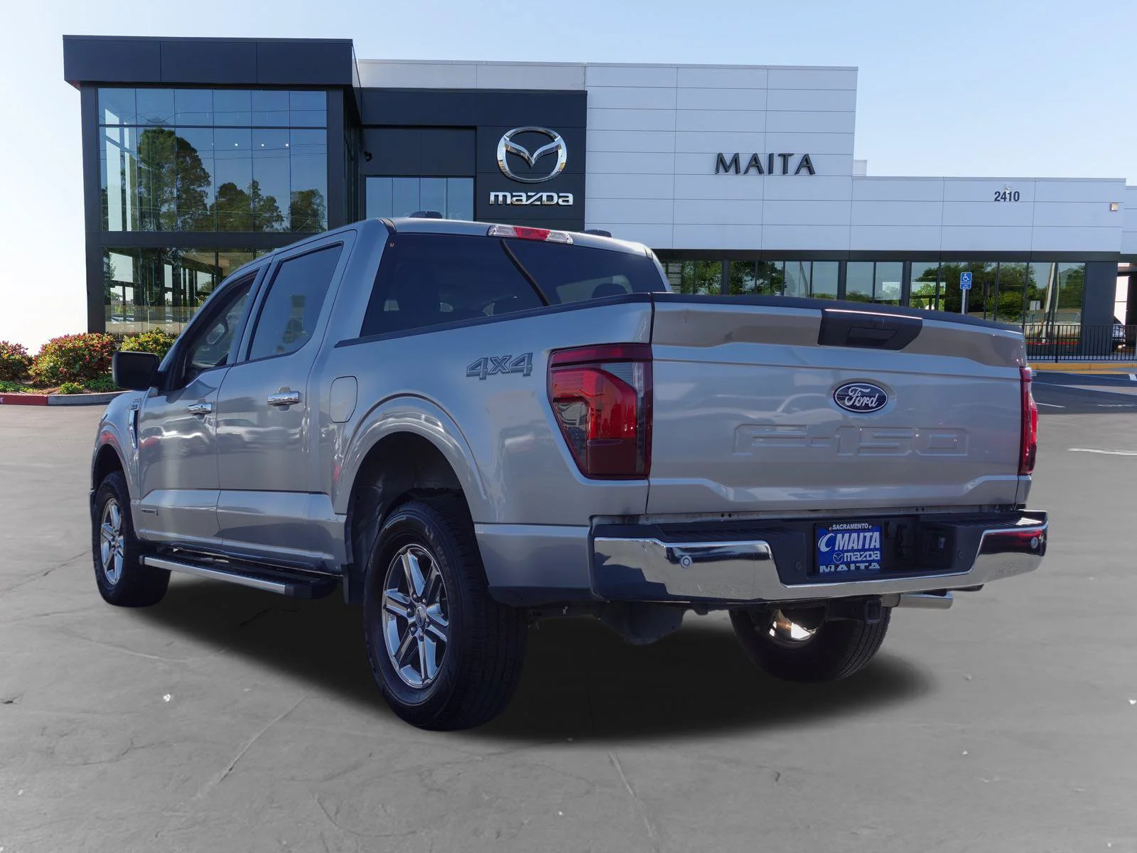 Used 2025 Silver Metallic Ford XLT image 5