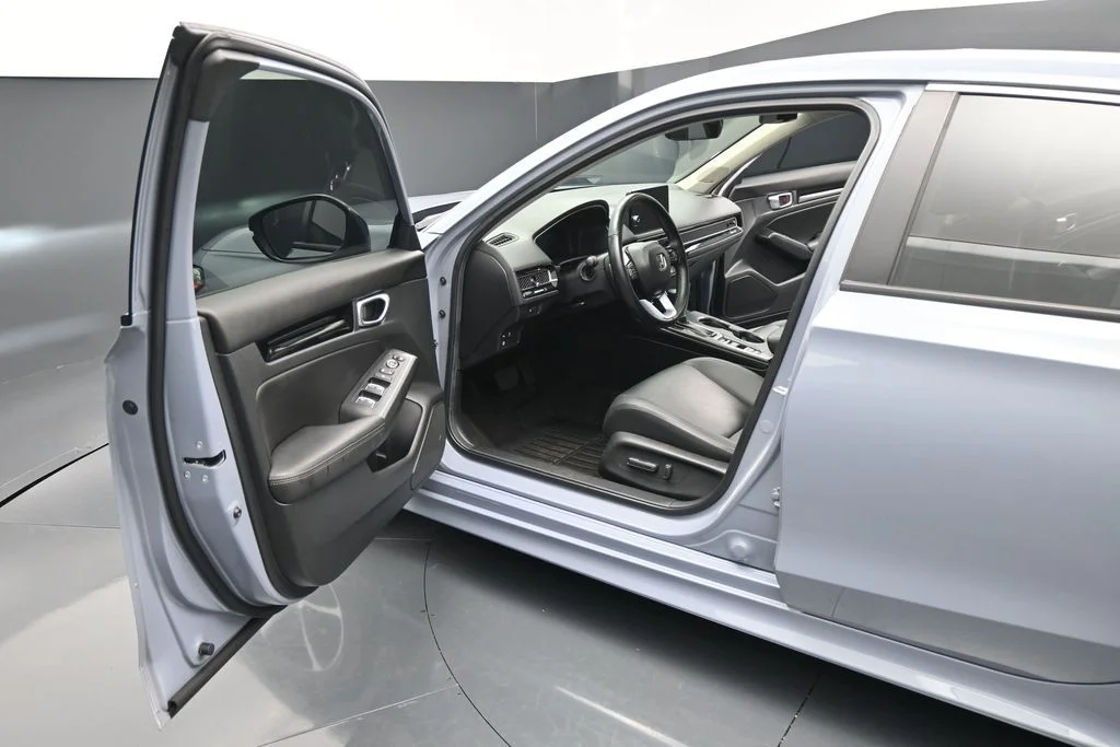 Used 2024 Gray Honda Touring image 8