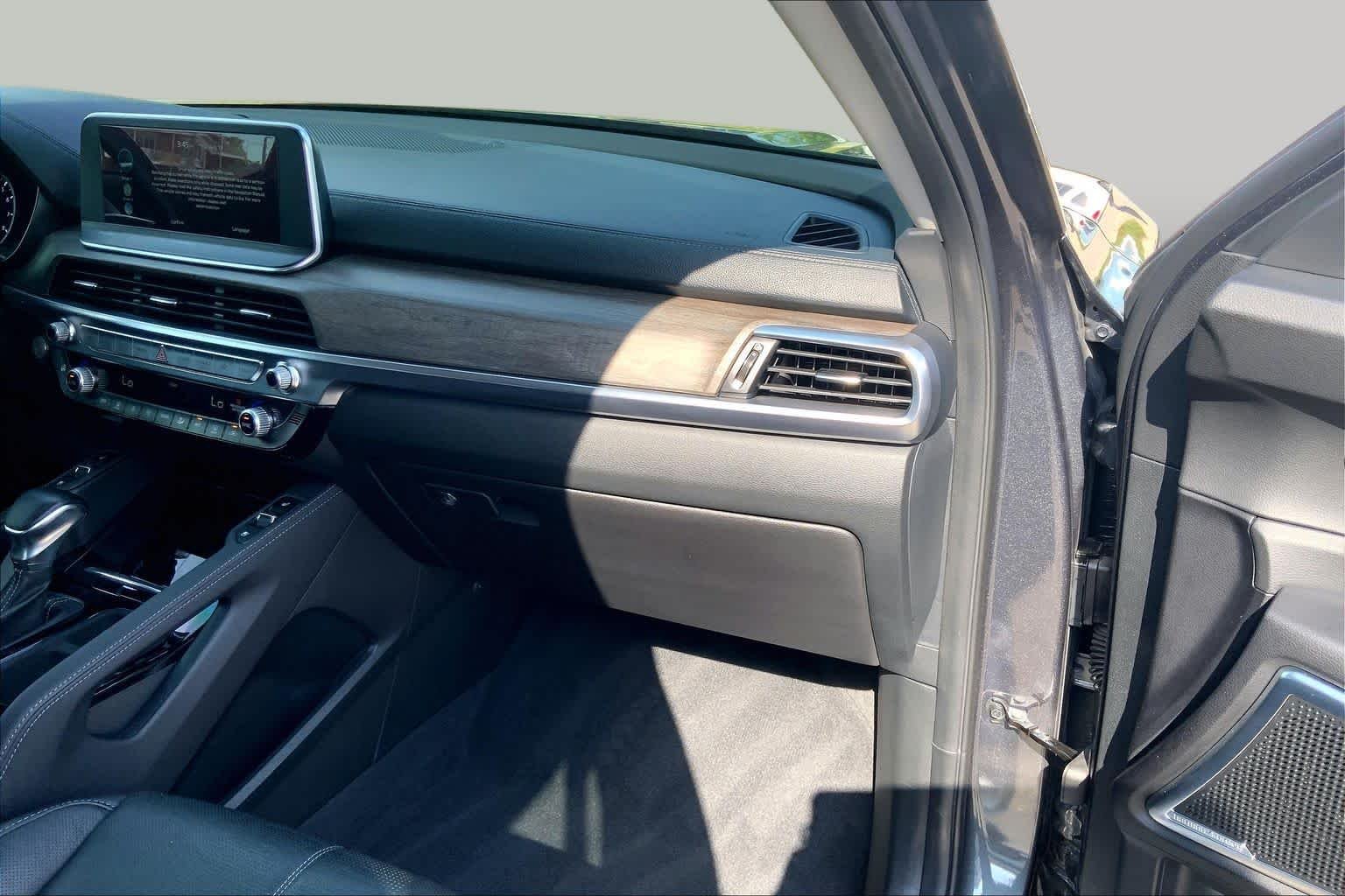 Used 2021 Gravity Grey Kia SX image 17