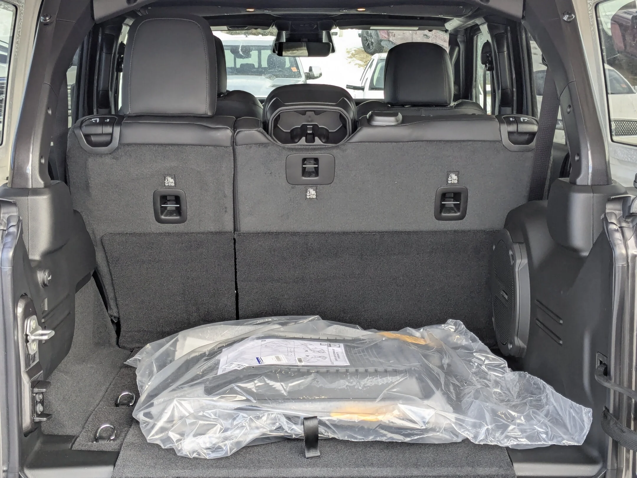 New 2026 Grey Jeep Sahara - - 4x4 - McKinley Leather - Body-Color Top - Alpine Audio - Remote Start & More! image 26