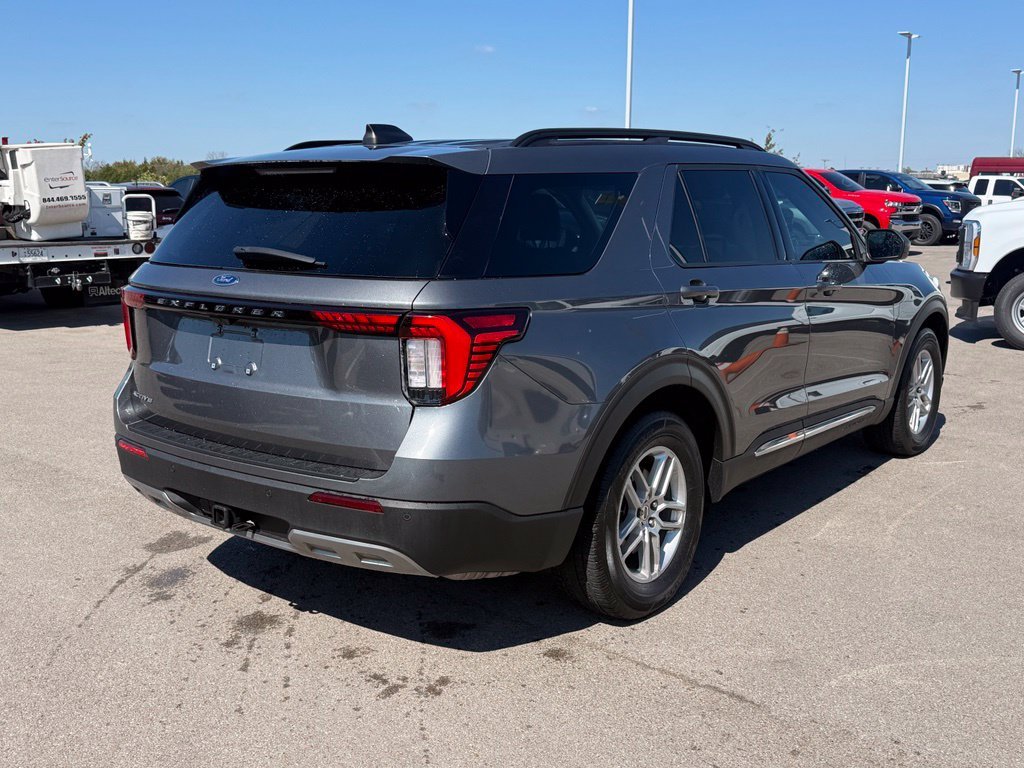 Used 2025 Gray Ford Active image 15