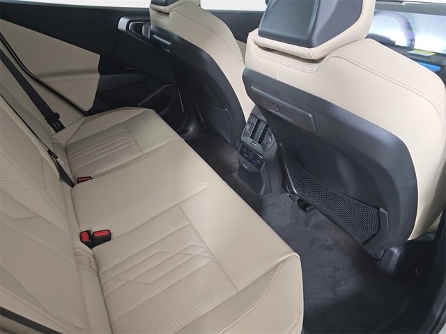 Certified Used 2026 Alpine White BMW 30 xDrive image 10