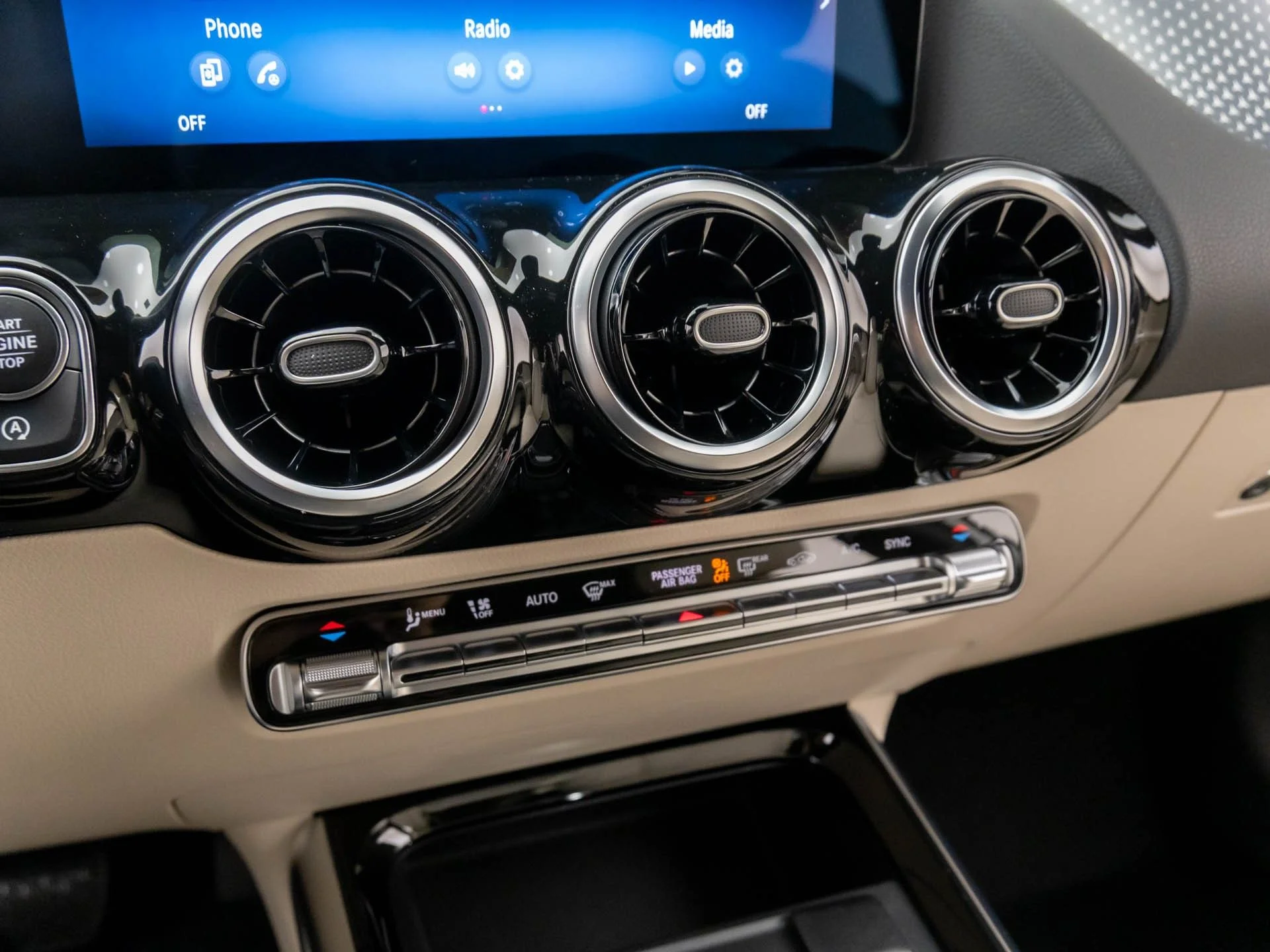 2025 Mercedes-Benz GLA GLA250 - Photo 23