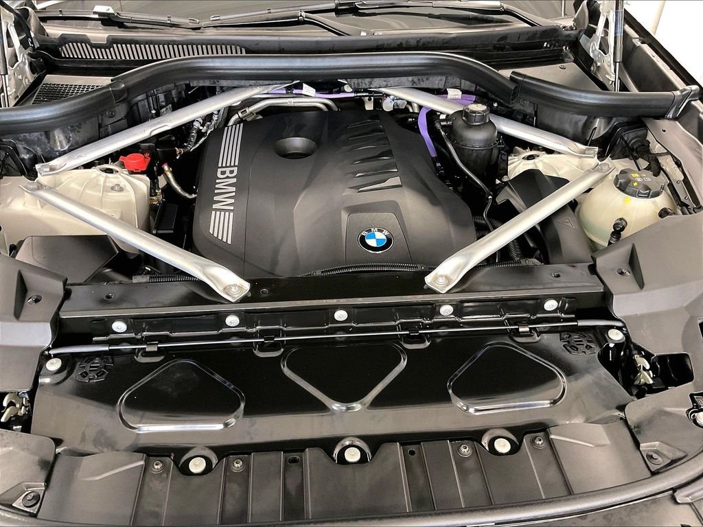 Used 2026 White BMW xDrive40i image 30