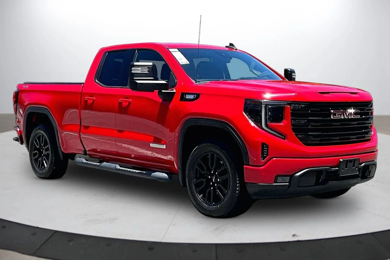 Used 2022 Red GMC Elevation image 2