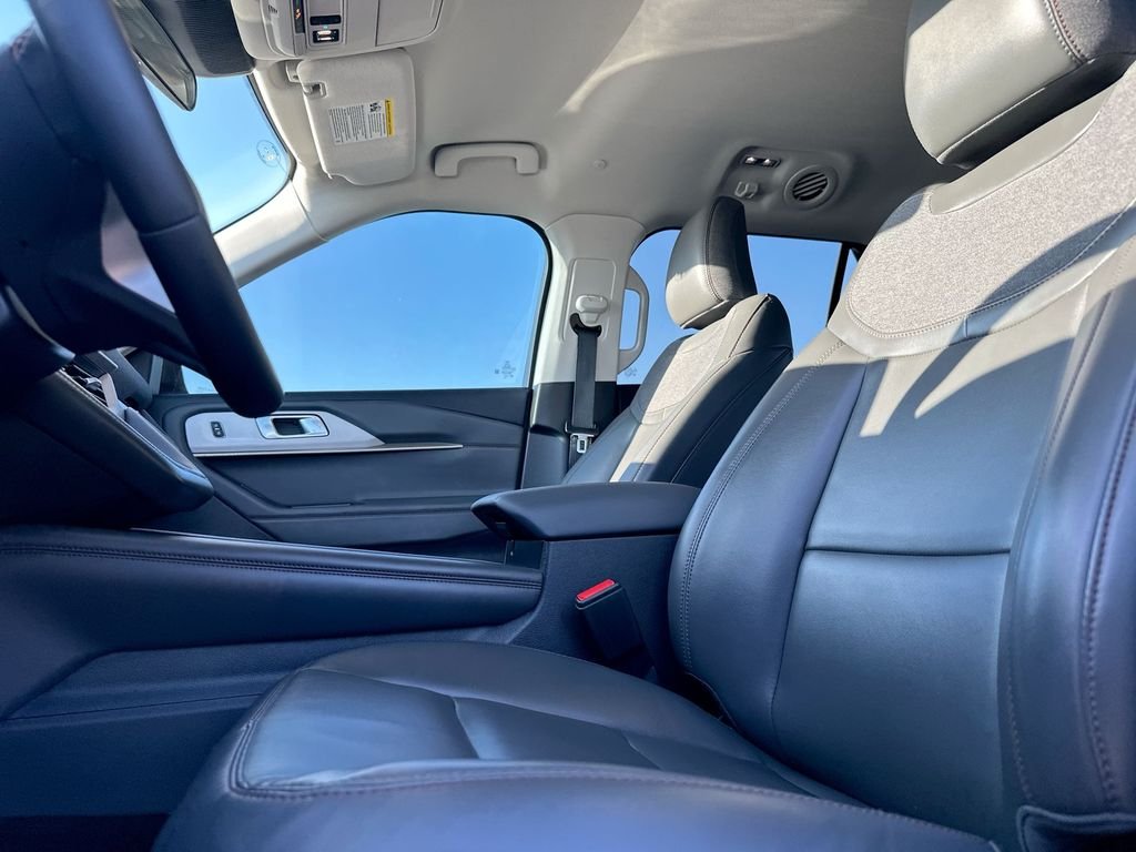 Used 2025 Blue Ford Active image 9
