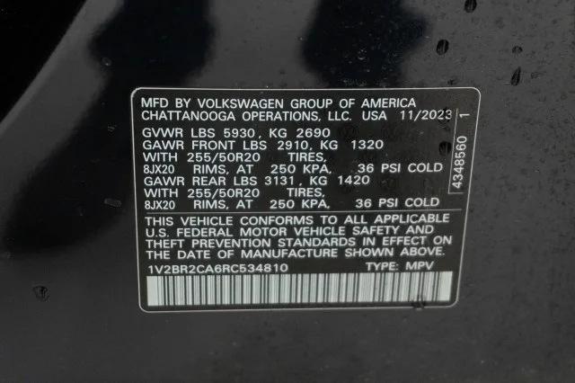 New 2024 Deep Black Pearl Effect Volkswagen 2.0T SEL image 37