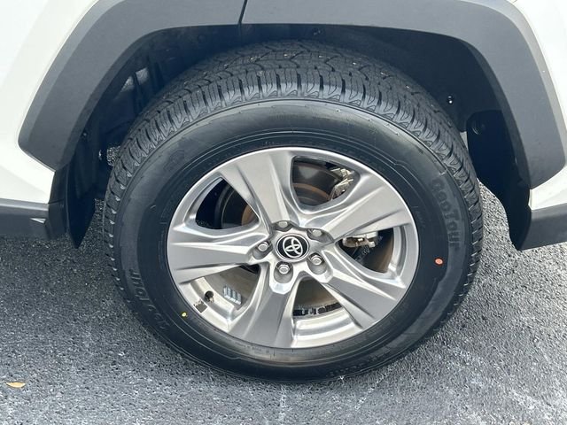 Used 2025 White Toyota XLE image 13