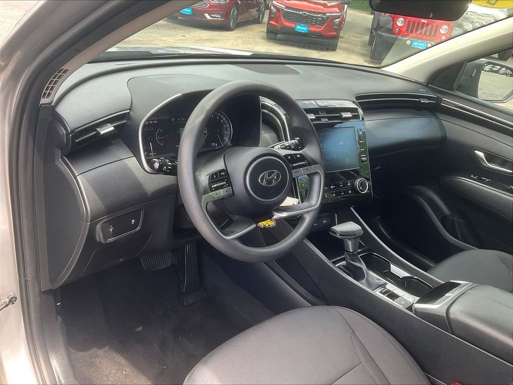Used 2023 Silver Hyundai SE image 8